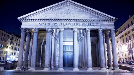 Ruins of a building in Rome city at night