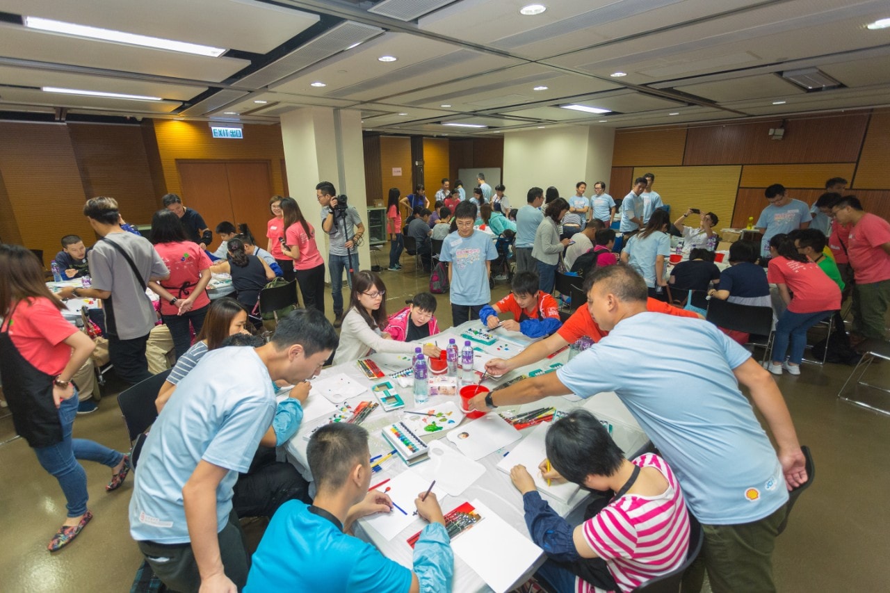 Winners of Diversified Potential Development Project, parents, teachers and volunteers from the Scholarship organisers have had an art jamming session together.